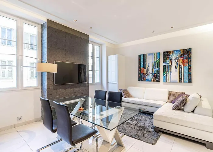 Large Renovated - Rue Hoche - Center Cannes