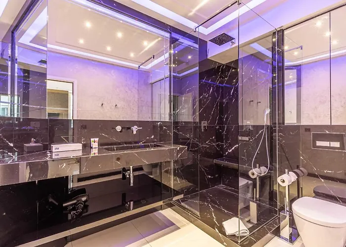 Large Renovated - Rue Hoche - Center