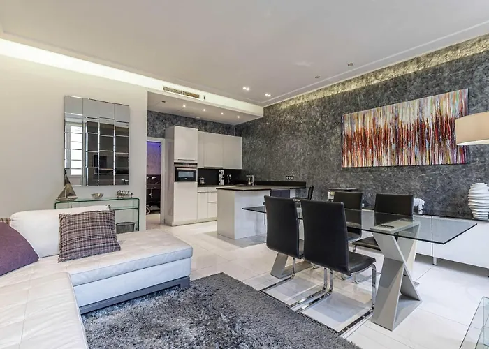 Large Renovated - Rue Hoche - Center *